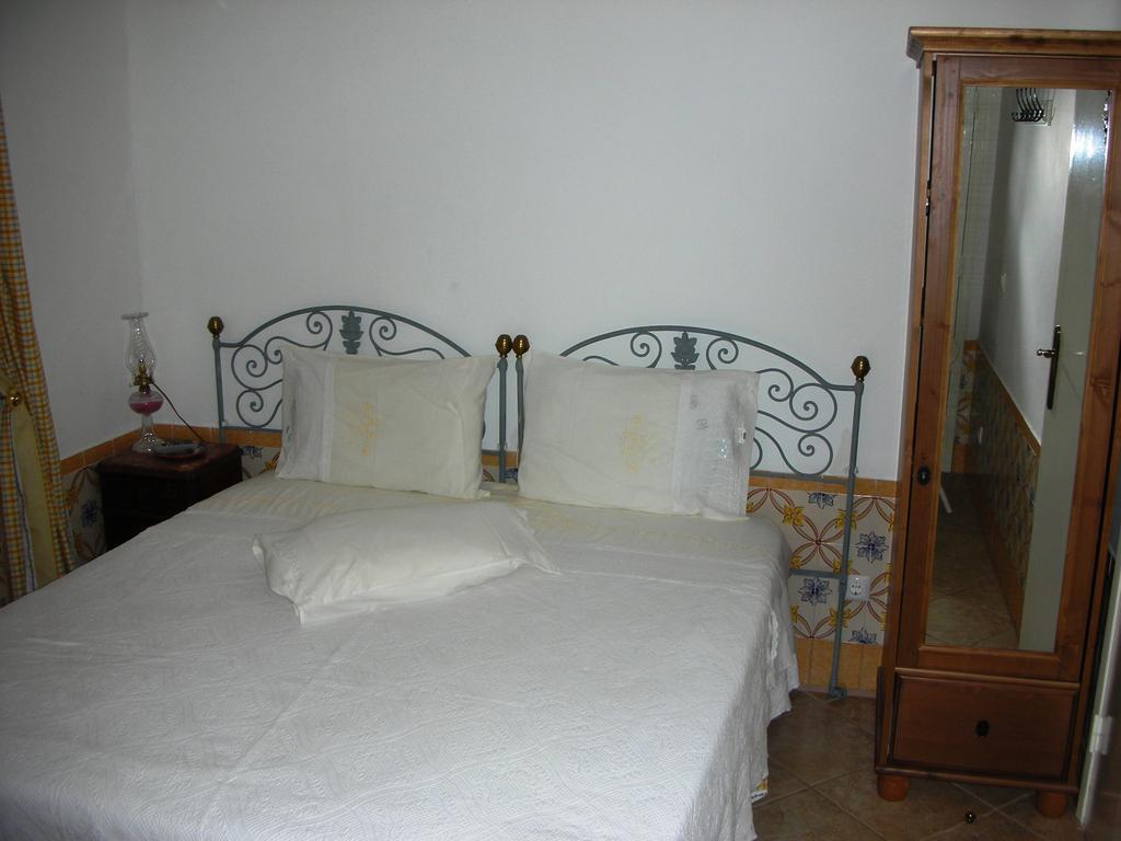 Casa Amarela Guesthouse Лагуш Номер фото
